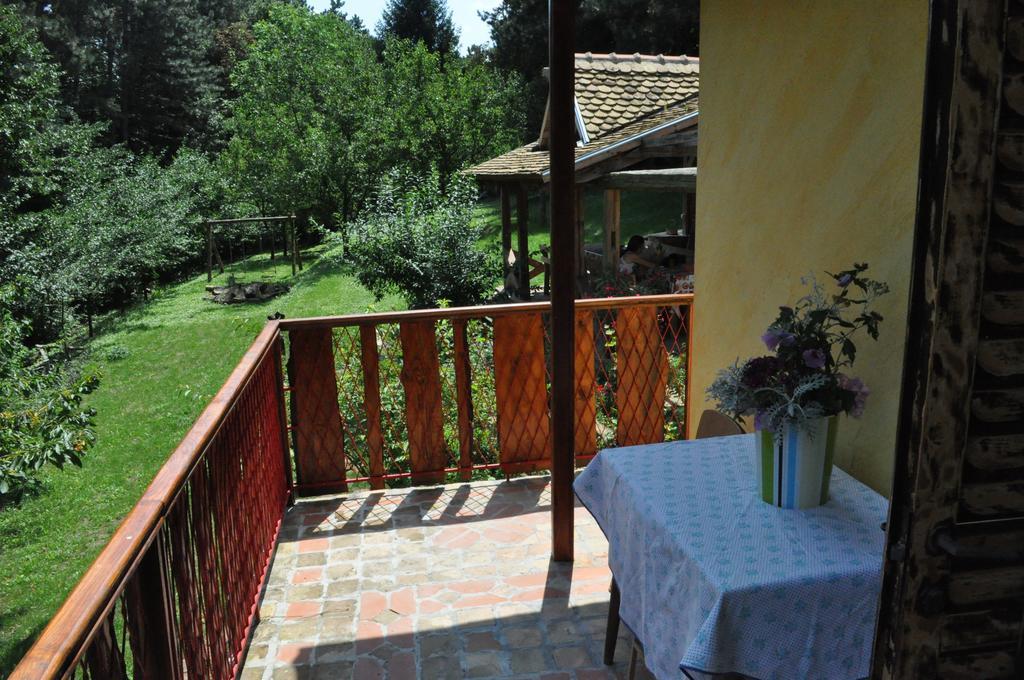 Apartments Borove Noci Vrdnik Δωμάτιο φωτογραφία