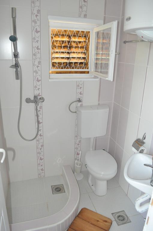 Apartments Borove Noci Vrdnik Δωμάτιο φωτογραφία